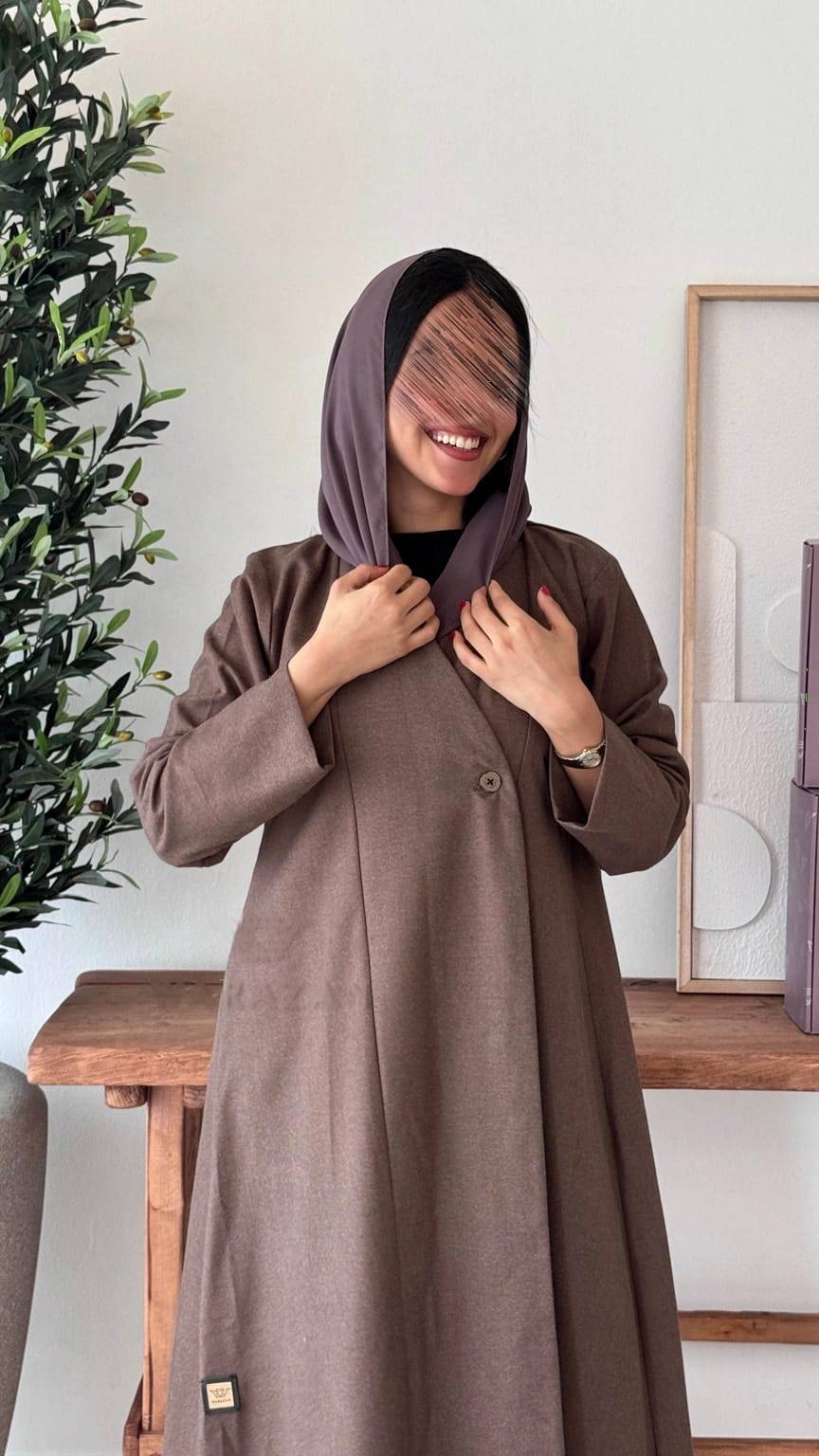 عباية ربع كلوش جوخ بتصميم أنيق