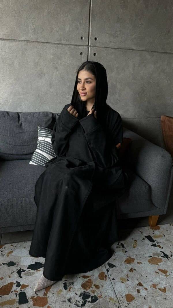 عباية شتوية شمواه ملكي فاخرة بتدخيلة لون مع كابيشون واسعة
