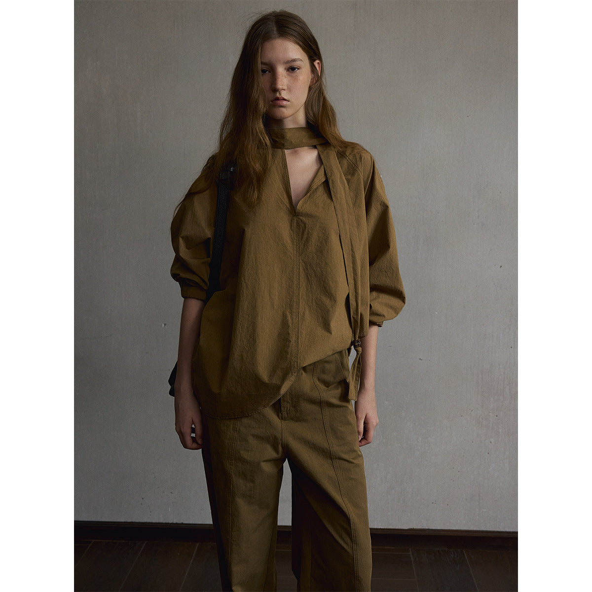 Kenzuu Damen Baumwollbluse mit Schalkragen und V-Ausschnitt M63561