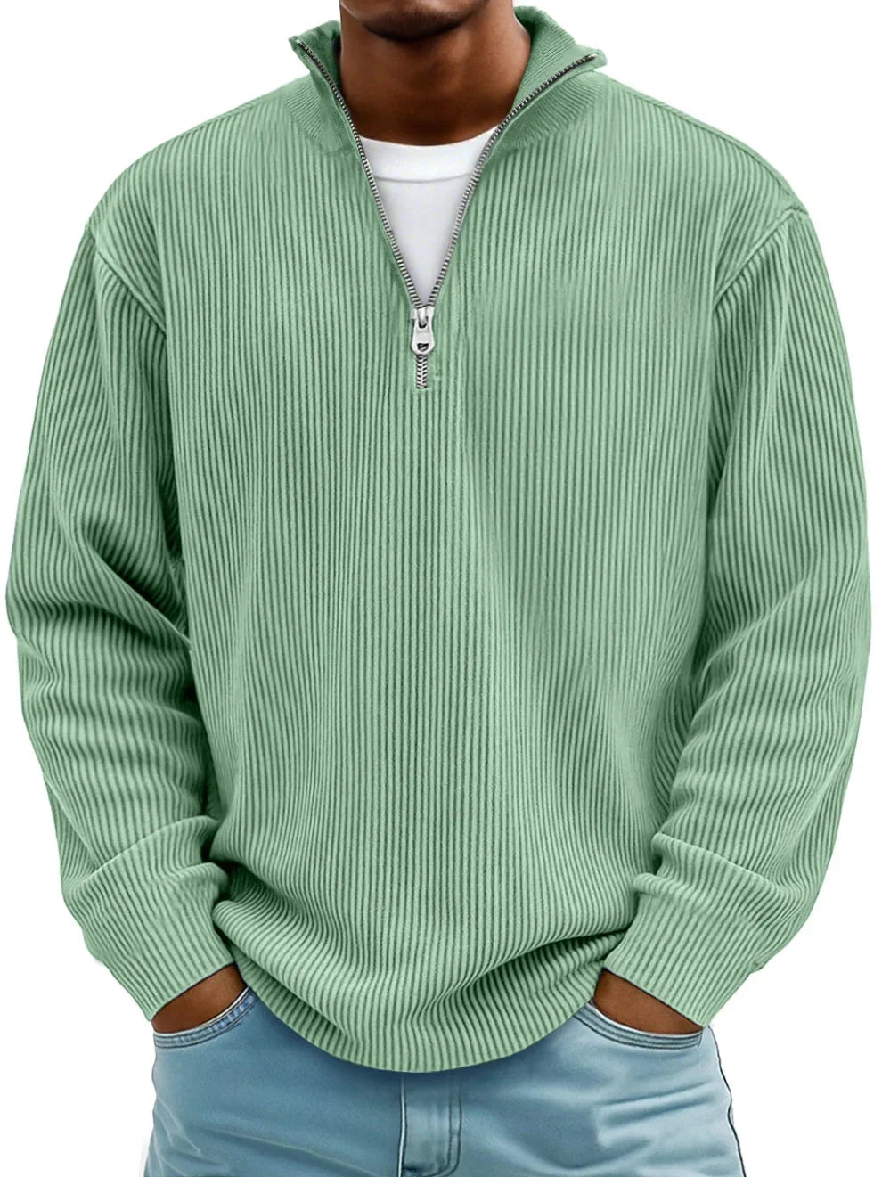 Modischer, trendiger Pullover