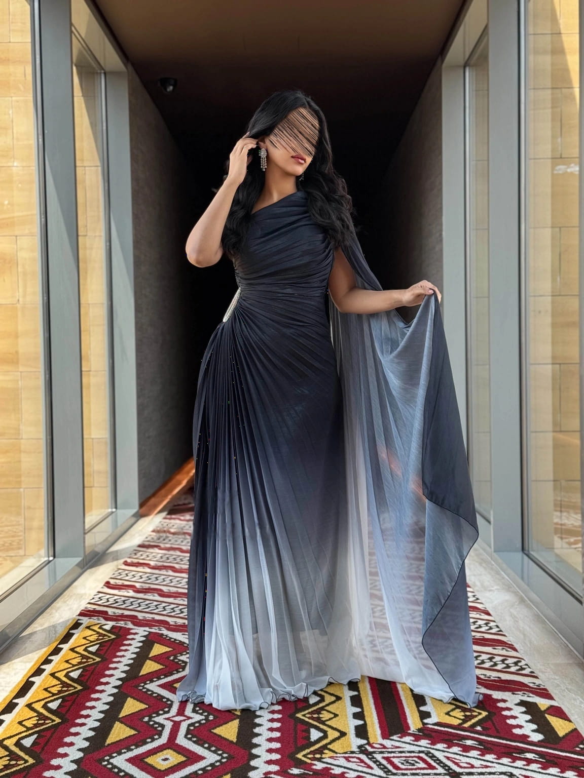 فستان سهرة بكتف واحد أورجنزا ناعم
