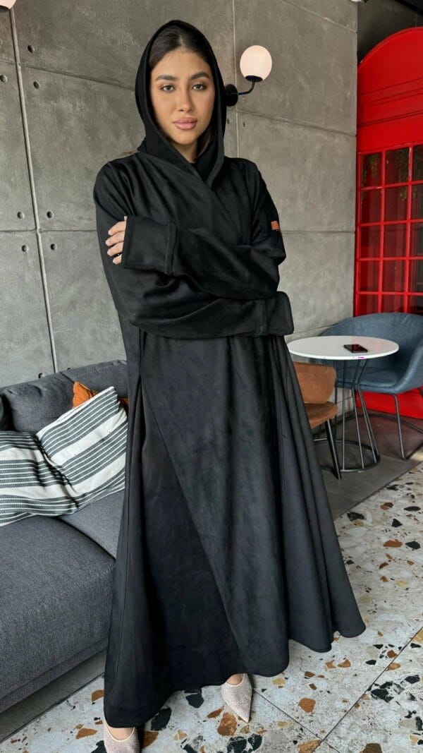 عباية شتوية شمواه ملكي فاخرة بتدخيلة لون مع كابيشون واسعة