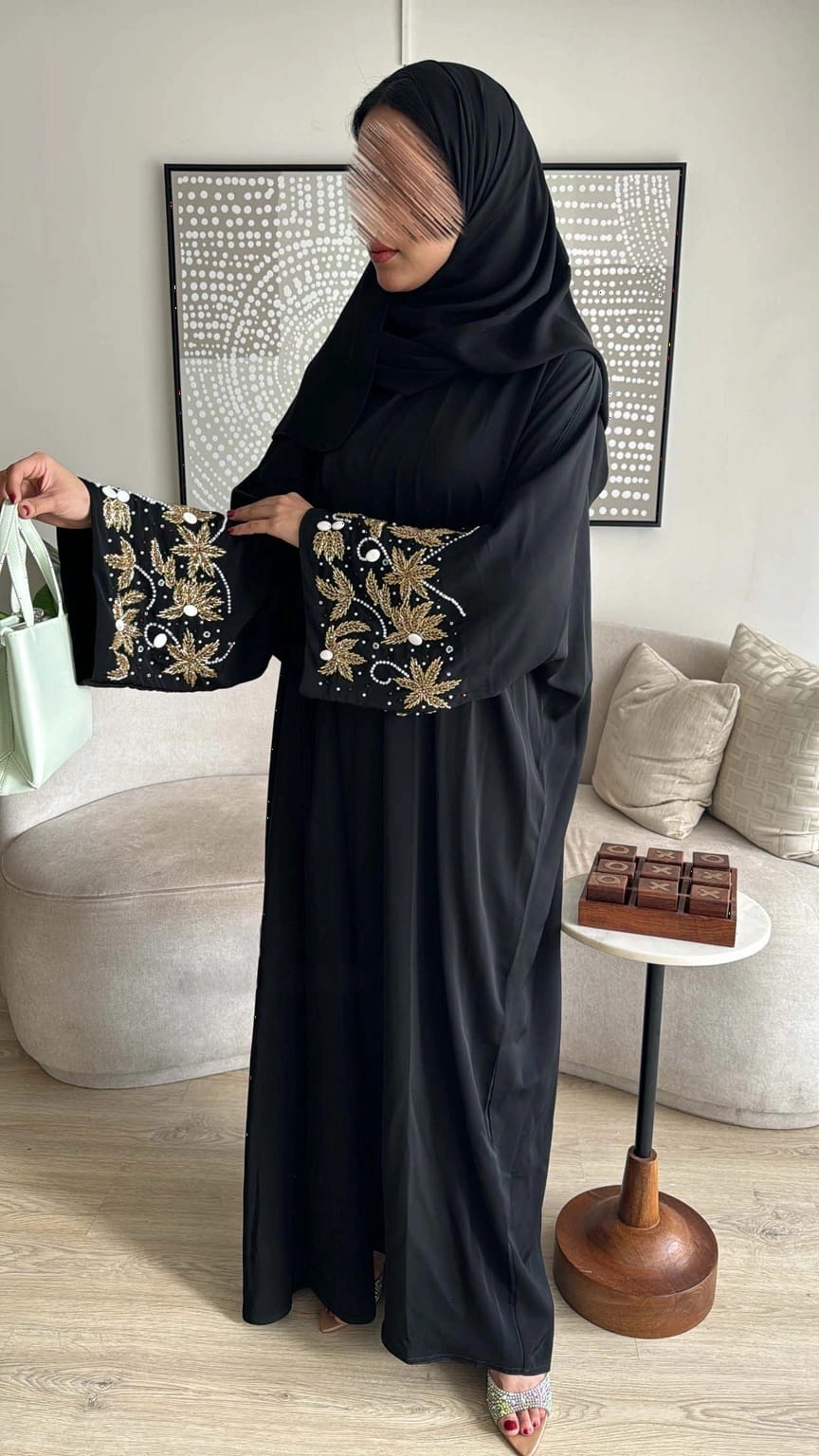 عباية سهرة فخمة بتطريز على الأكمام للمناسبات الخاصة