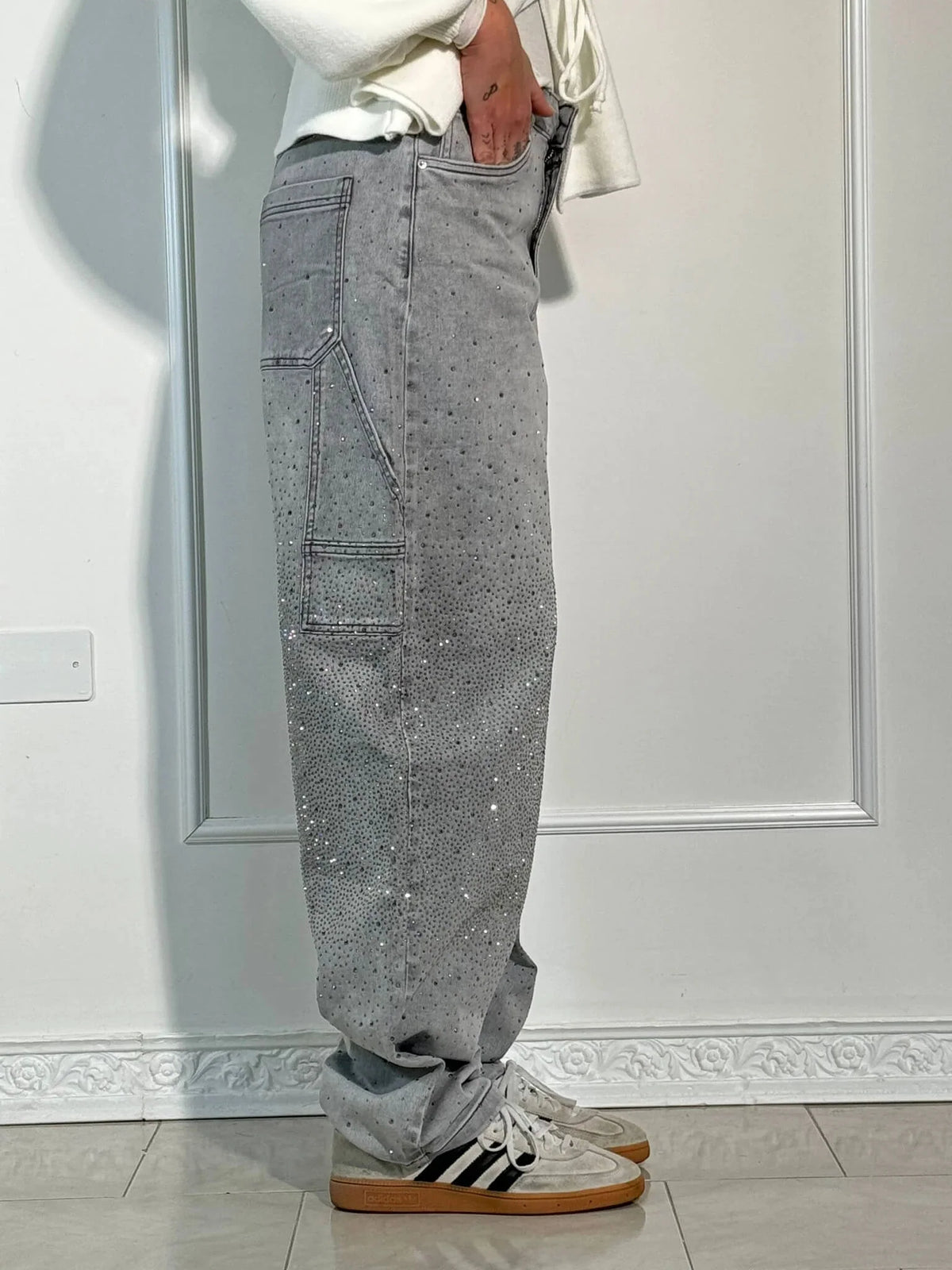 Damen Hose mit weitem Bein Strassbesatz Seitentasche mit Klappe und Knopfverschluss