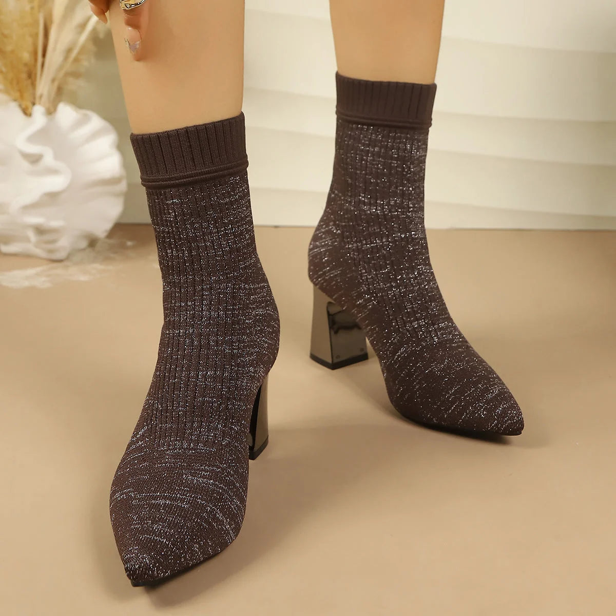 Damen Strumpfstiefeletten mit Blockabsatz und Rippstruktur