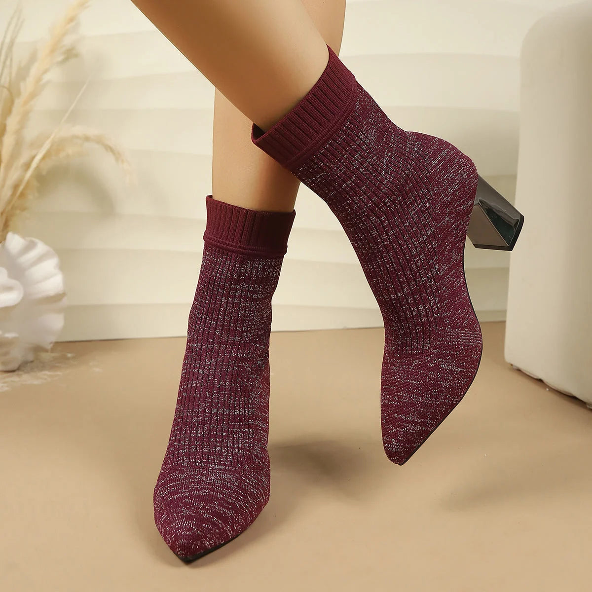 Damen Strumpfstiefeletten mit Blockabsatz und Rippstruktur