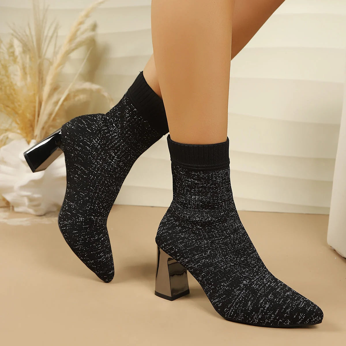 Damen Strumpfstiefeletten mit Blockabsatz und Rippstruktur