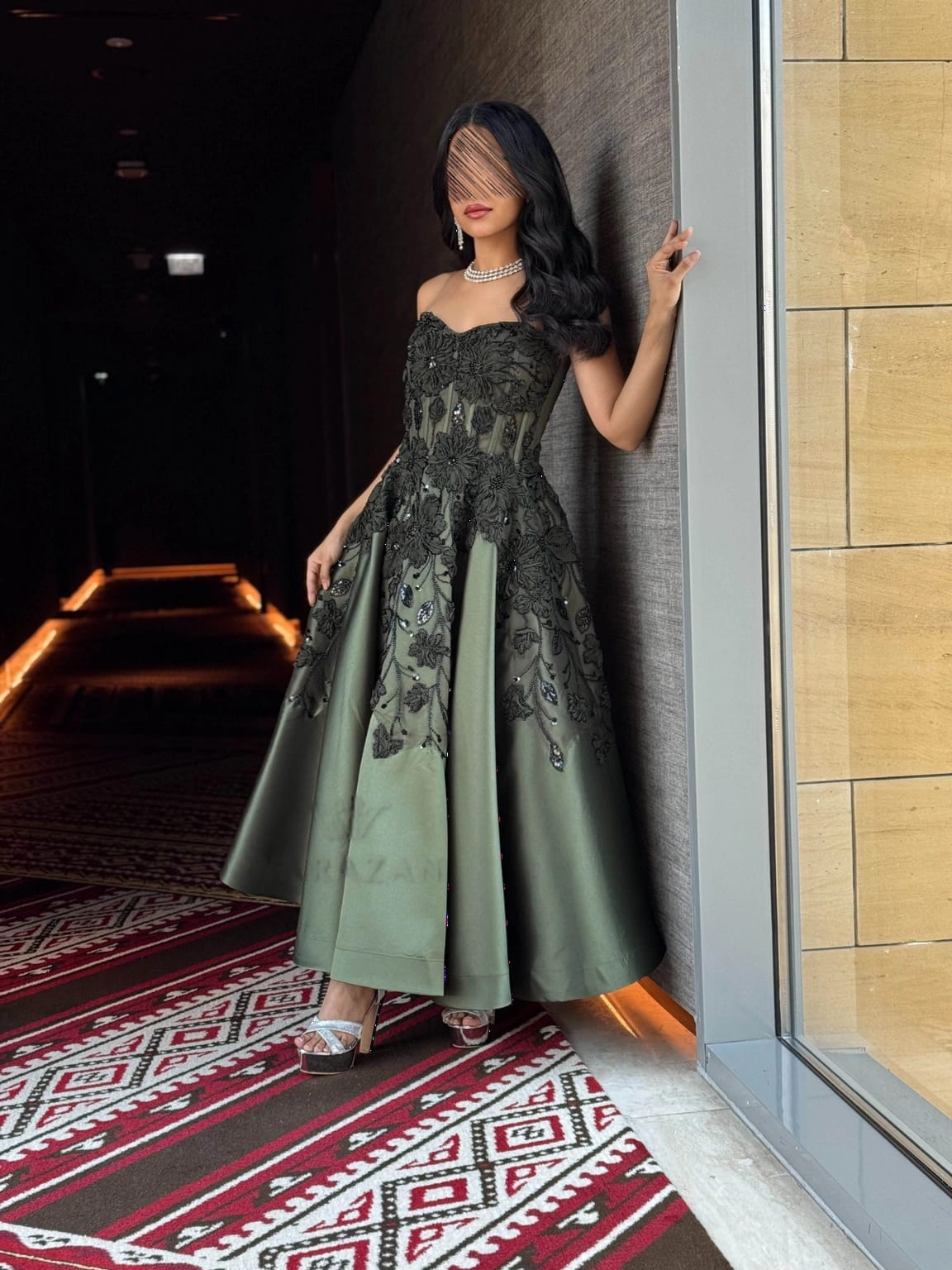 فستان سهرة ملكي ميكادو أسود أنيق