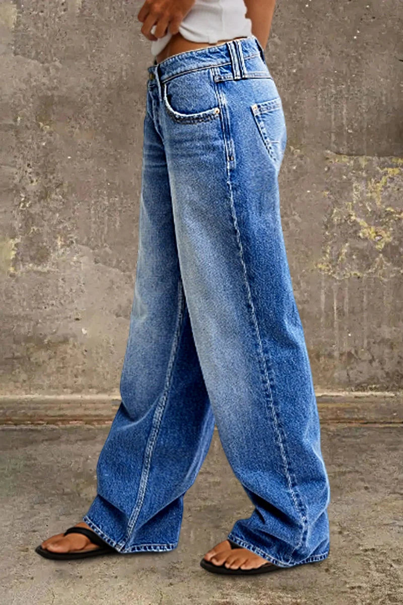 Jeans mit mittelhohem Bund und gerader Passform