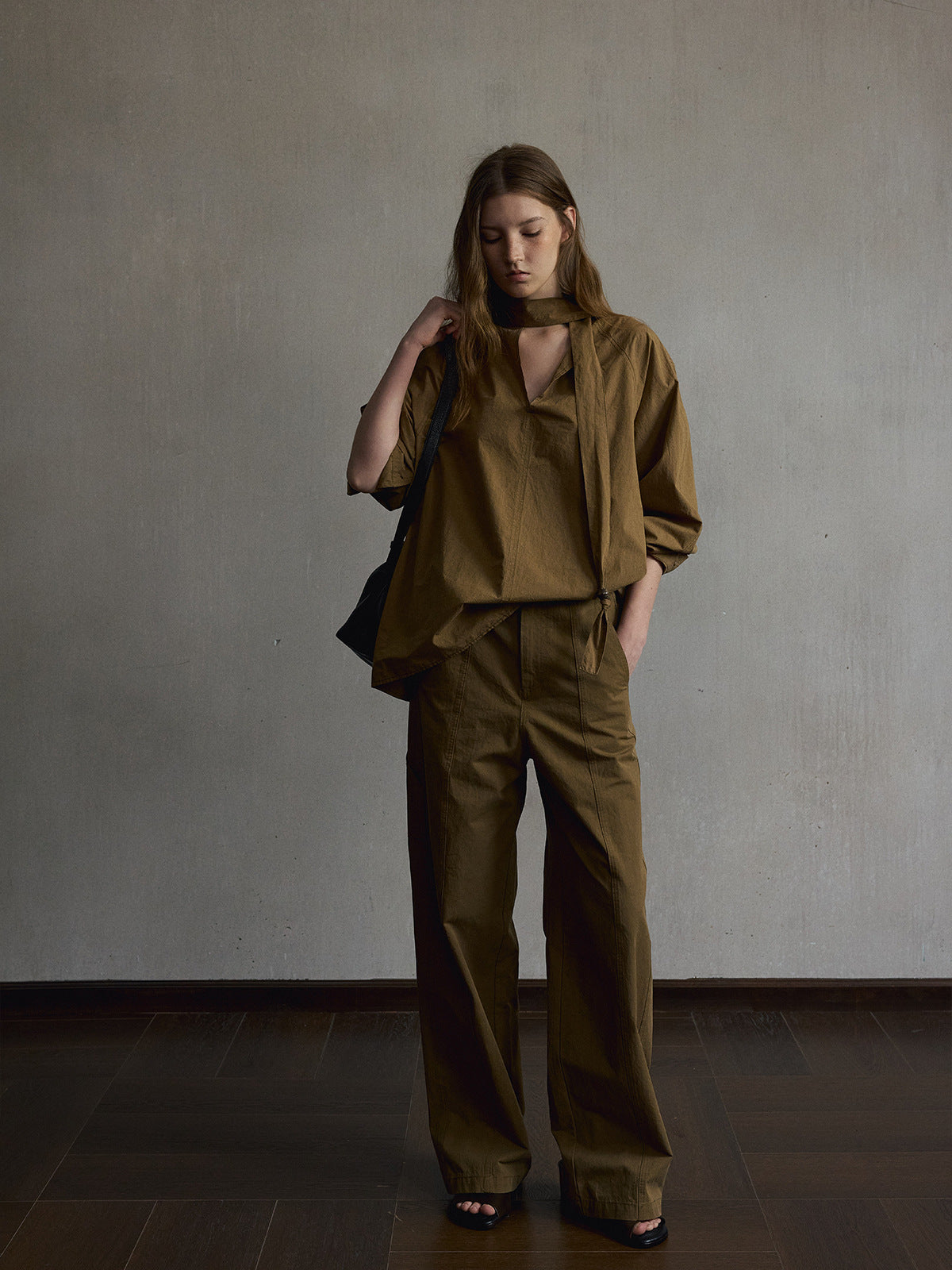 Kenzuu Damen Baumwollbluse mit Schalkragen und V-Ausschnitt M63561
