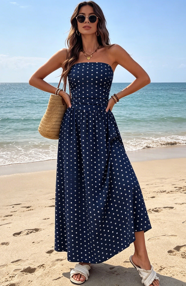 Trägerloses Polka-Dot-Midikleid mit Raffung und A-Linie